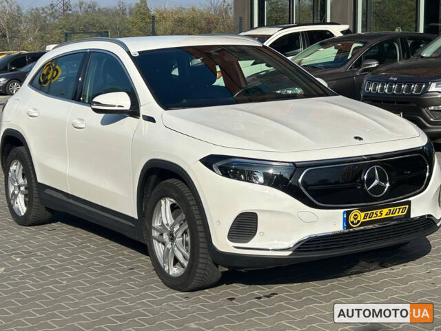 Белый Мерседес EQA, объемом двигателя 66 л и пробегом 34 тыс. км за 34500 $, фото 1 на Automoto.ua