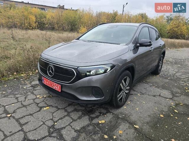 Сірий Мерседес EQA, об'ємом двигуна 0 л та пробігом 93 тис. км за 28500 $, фото 1 на Automoto.ua