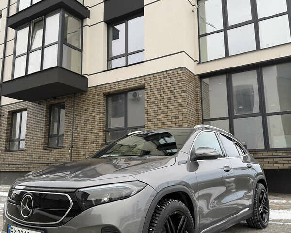 Серый Мерседес EQA, объемом двигателя 0 л и пробегом 95 тыс. км за 30999 $, фото 1 на Automoto.ua