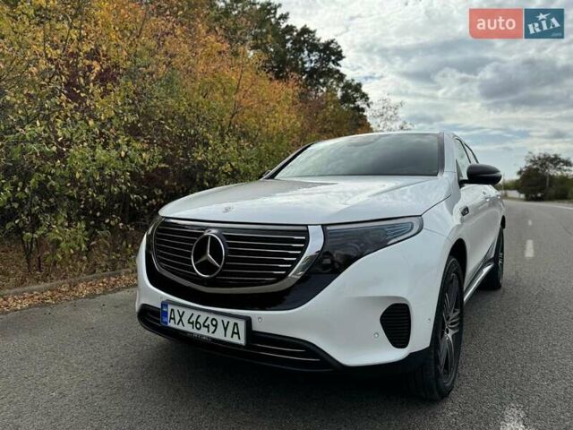 Белый Мерседес EQC, объемом двигателя 0 л и пробегом 27 тыс. км за 49999 $, фото 1 на Automoto.ua