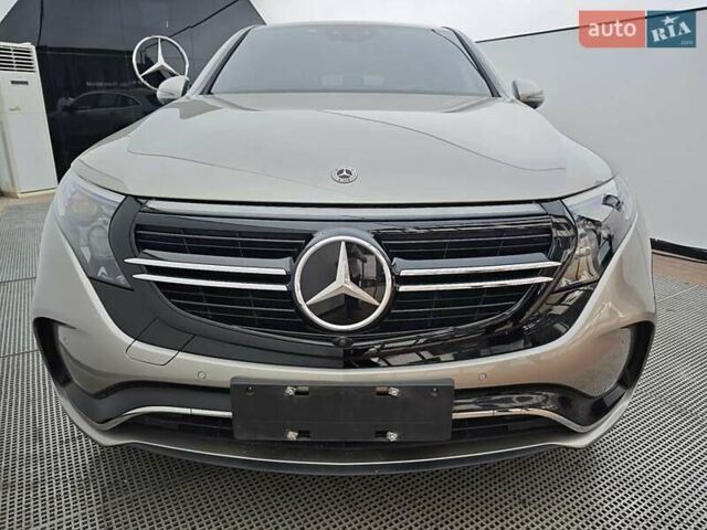 Серый Мерседес EQC, объемом двигателя 0 л и пробегом 56 тыс. км за 29000 $, фото 1 на Automoto.ua