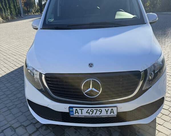 Мерседес EQV 2023 в Косове на Automoto.ua Белый Мерседес EQV, объемом двигателя 0 л и пробегом 55 тыс. км за 55000 $, фото 1 на Automoto.ua