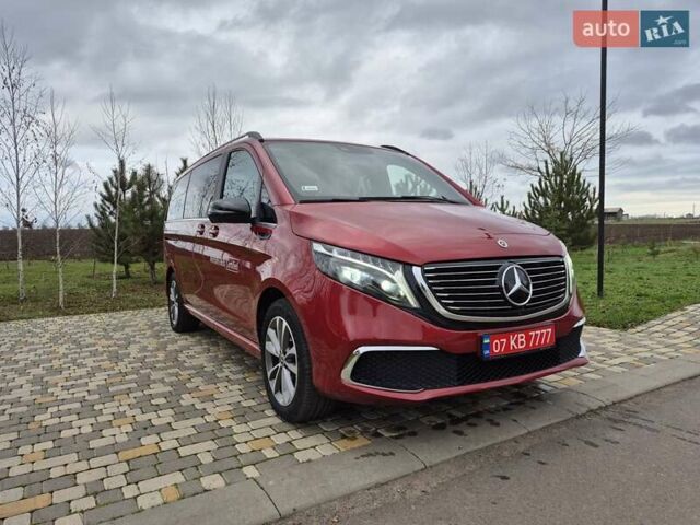 Красный Мерседес EQV, объемом двигателя 0 л и пробегом 27 тыс. км за 42999 $, фото 1 на Automoto.ua