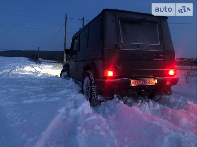 Чорний Мерседес Г 300, об'ємом двигуна 3 л та пробігом 180 тис. км за 16999 $, фото 1 на Automoto.ua