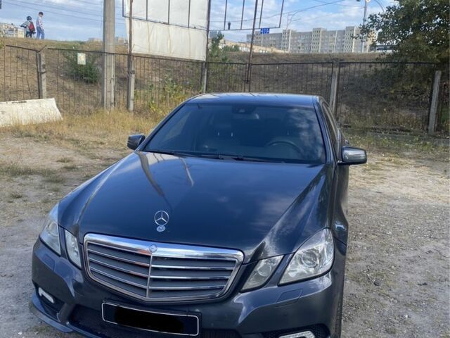 Сірий Мерседес Г-Клас, об'ємом двигуна 0 л та пробігом 300 тис. км за 6600 $, фото 1 на Automoto.ua