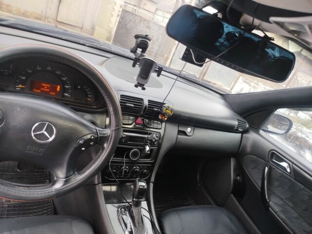 Синий Мерседес Г-Класс, объемом двигателя 2.1 л и пробегом 312 тыс. км за 4500 $, фото 1 на Automoto.ua