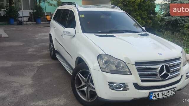 Белый Мерседес ГЛ-класс, объемом двигателя 5.46 л и пробегом 194 тыс. км за 15900 $, фото 1 на Automoto.ua