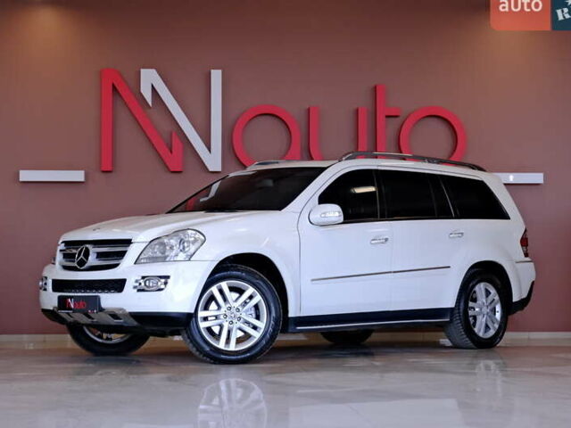 Белый Мерседес ГЛ-класс, объемом двигателя 3 л и пробегом 215 тыс. км за 12900 $, фото 1 на Automoto.ua