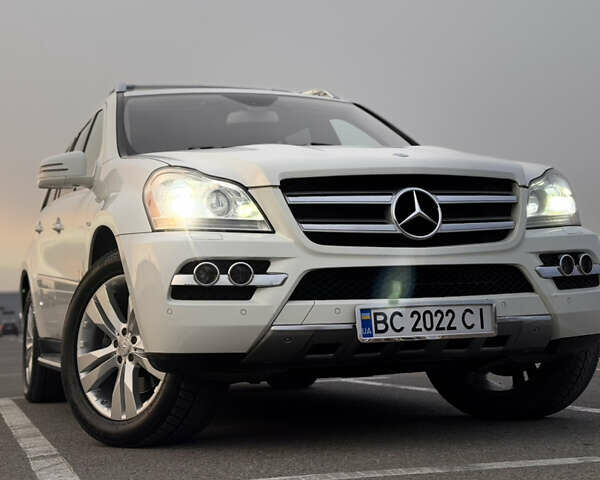 Белый Мерседес ГЛ-класс, объемом двигателя 3 л и пробегом 315 тыс. км за 16000 $, фото 1 на Automoto.ua