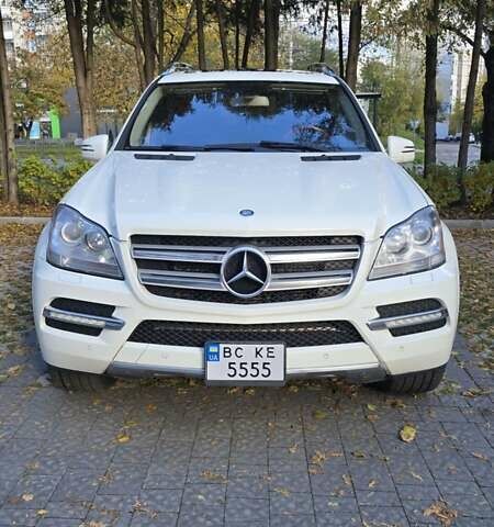 Мерседес ГЛ-класс 2011 в Львове на Automoto.ua Белый Мерседес ГЛ-класс, объемом двигателя 2.99 л и пробегом 385 тыс. км за 20000 $, фото 1 на Automoto.ua
