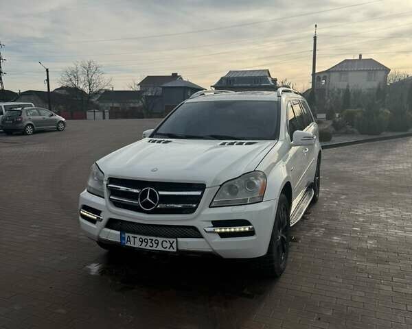 Белый Мерседес ГЛ-класс, объемом двигателя 2.99 л и пробегом 327 тыс. км за 19000 $, фото 1 на Automoto.ua