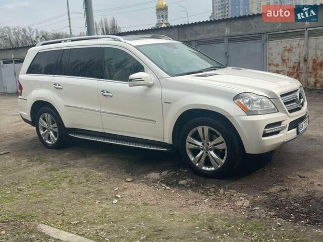 Белый Мерседес ГЛ-класс, объемом двигателя 2.99 л и пробегом 170 тыс. км за 16000 $, фото 1 на Automoto.ua