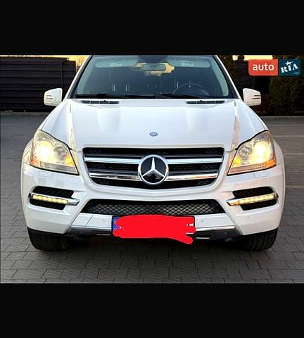 Белый Мерседес ГЛ-класс, объемом двигателя 3 л и пробегом 145 тыс. км за 16000 $, фото 1 на Automoto.ua