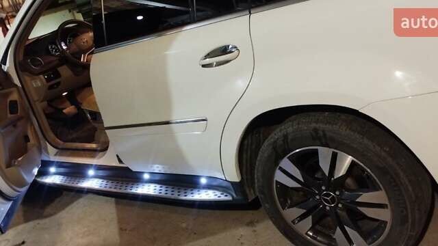 Белый Мерседес ГЛ-класс, объемом двигателя 3 л и пробегом 255 тыс. км за 24300 $, фото 1 на Automoto.ua