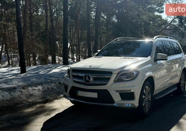 Белый Мерседес ГЛ-класс, объемом двигателя 2.99 л и пробегом 470 тыс. км за 38000 $, фото 1 на Automoto.ua