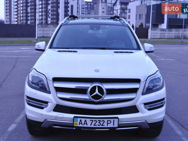 Белый Мерседес ГЛ-класс, объемом двигателя 3 л и пробегом 185 тыс. км за 27450 $, фото 1 на Automoto.ua