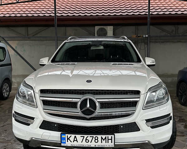 Белый Мерседес ГЛ-класс, объемом двигателя 3 л и пробегом 281 тыс. км за 23000 $, фото 1 на Automoto.ua