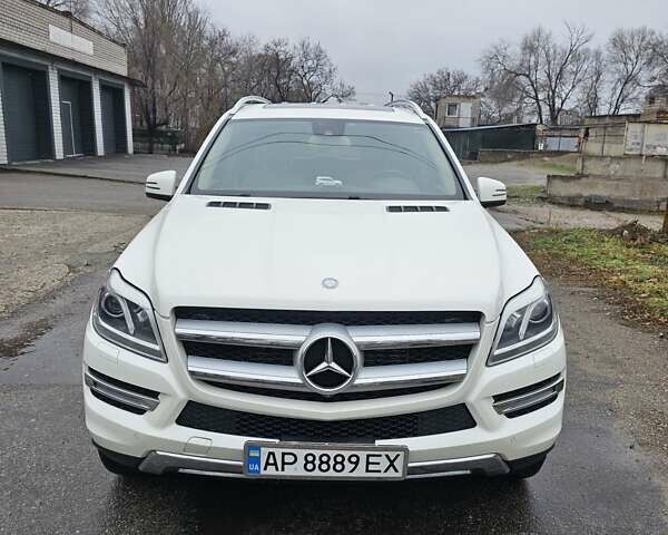 Белый Мерседес ГЛ-класс, объемом двигателя 2.99 л и пробегом 214 тыс. км за 27300 $, фото 1 на Automoto.ua