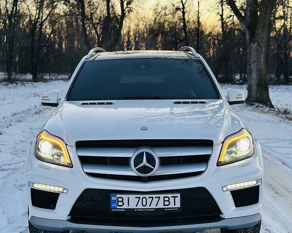 Белый Мерседес ГЛ-класс, объемом двигателя 3 л и пробегом 227 тыс. км за 23900 $, фото 1 на Automoto.ua
