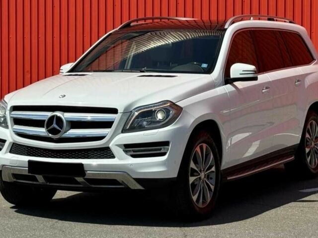 Белый Мерседес ГЛ-класс, объемом двигателя 3 л и пробегом 215 тыс. км за 29800 $, фото 1 на Automoto.ua