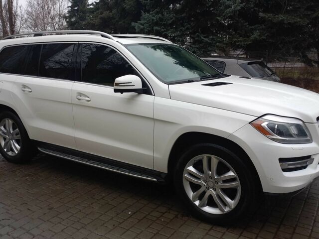 Белый Мерседес ГЛ-класс, объемом двигателя 3 л и пробегом 305 тыс. км за 26500 $, фото 1 на Automoto.ua