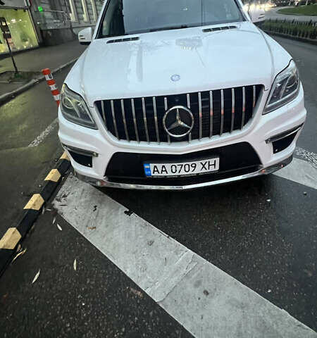 Белый Мерседес ГЛ-класс, объемом двигателя 3 л и пробегом 98 тыс. км за 49500 $, фото 1 на Automoto.ua