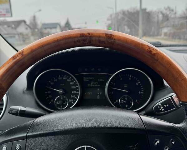 Черный Мерседес ГЛ-класс, объемом двигателя 5.46 л и пробегом 303 тыс. км за 15000 $, фото 1 на Automoto.ua