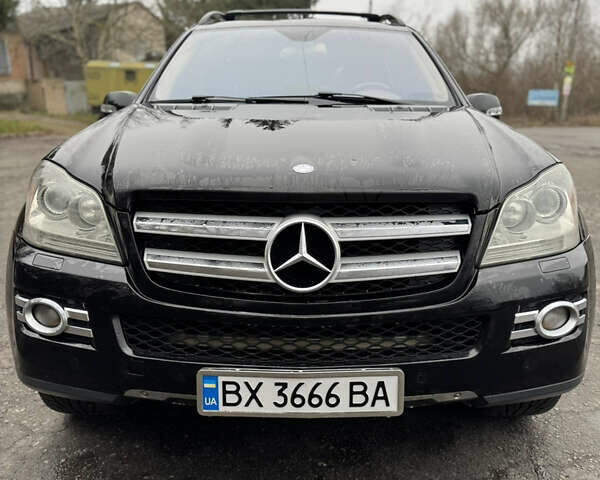 Черный Мерседес ГЛ-класс, объемом двигателя 4.66 л и пробегом 105 тыс. км за 14500 $, фото 1 на Automoto.ua