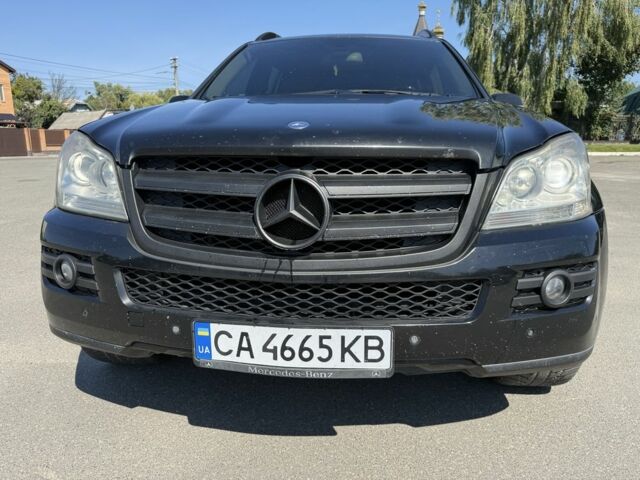 Черный Мерседес ГЛ-класс, объемом двигателя 4.7 л и пробегом 350 тыс. км за 7323 $, фото 1 на Automoto.ua