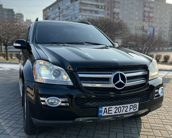Черный Мерседес ГЛ-класс, объемом двигателя 4.7 л и пробегом 266 тыс. км за 14500 $, фото 1 на Automoto.ua