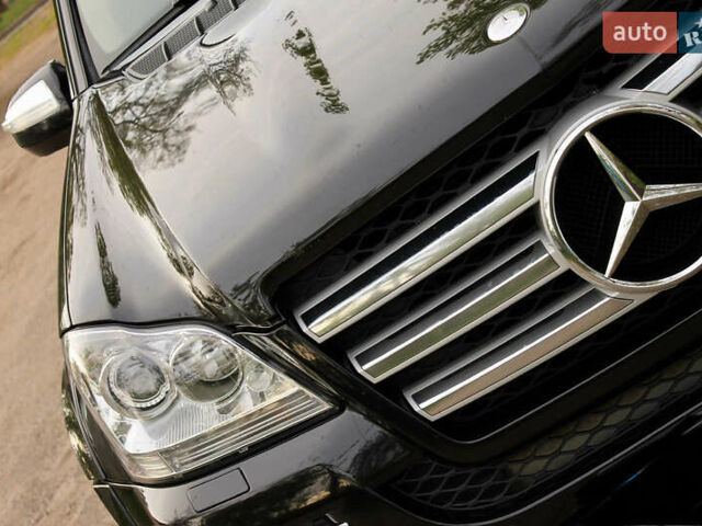 Черный Мерседес ГЛ-класс, объемом двигателя 5.46 л и пробегом 237 тыс. км за 14000 $, фото 1 на Automoto.ua