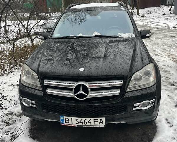 Черный Мерседес ГЛ-класс, объемом двигателя 4.7 л и пробегом 180 тыс. км за 17500 $, фото 1 на Automoto.ua