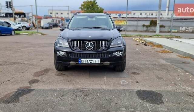 Мерседес ГЛ-Клас 2007 у Одесі на Automoto.ua Чорний Мерседес ГЛ-Клас, об'ємом двигуна 4.66 л та пробігом 290 тис. км за 14500 $, фото 1 на Automoto.ua
