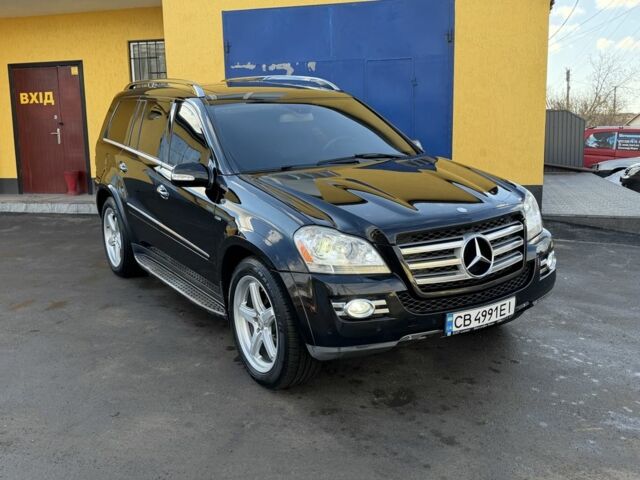 Черный Мерседес ГЛ-класс, объемом двигателя 5.5 л и пробегом 250 тыс. км за 10500 $, фото 1 на Automoto.ua