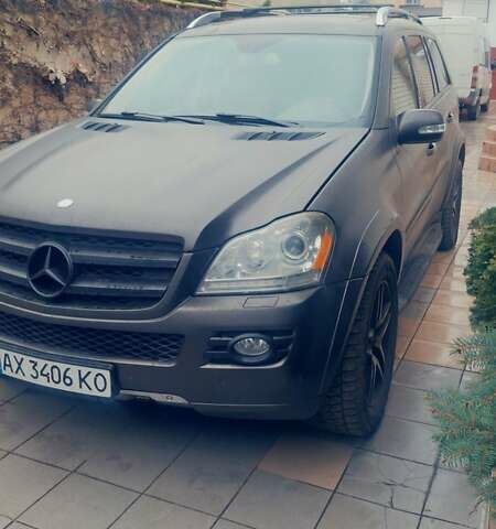 Черный Мерседес ГЛ-класс, объемом двигателя 4.7 л и пробегом 286 тыс. км за 9500 $, фото 1 на Automoto.ua