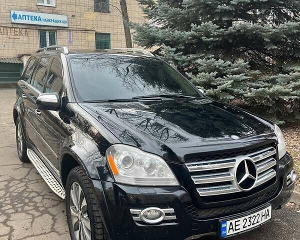 Черный Мерседес ГЛ-класс, объемом двигателя 5.5 л и пробегом 221 тыс. км за 15000 $, фото 1 на Automoto.ua