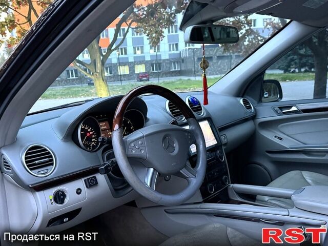 Черный Мерседес ГЛ-класс, объемом двигателя 5.5 л и пробегом 165 тыс. км за 10500 $, фото 1 на Automoto.ua