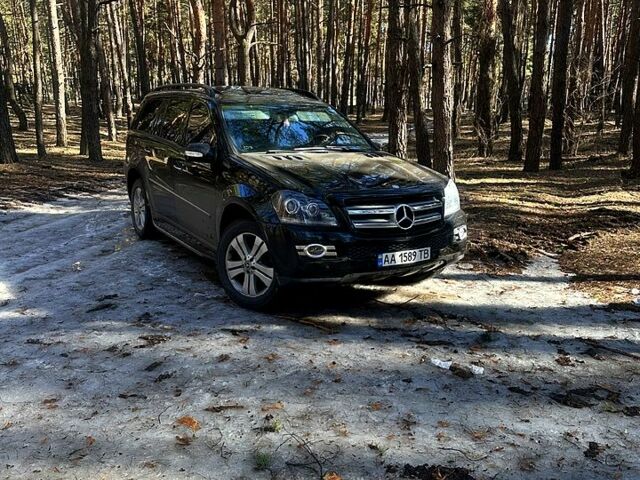 Черный Мерседес ГЛ-класс, объемом двигателя 4.7 л и пробегом 335 тыс. км за 8800 $, фото 1 на Automoto.ua