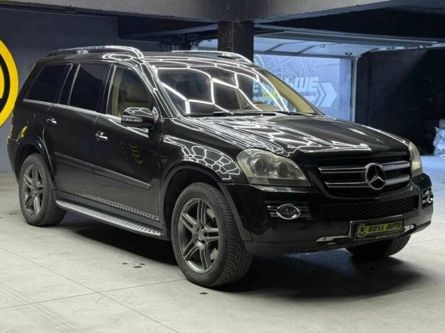 Черный Мерседес ГЛ-класс, объемом двигателя 4.7 л и пробегом 400 тыс. км за 10800 $, фото 1 на Automoto.ua