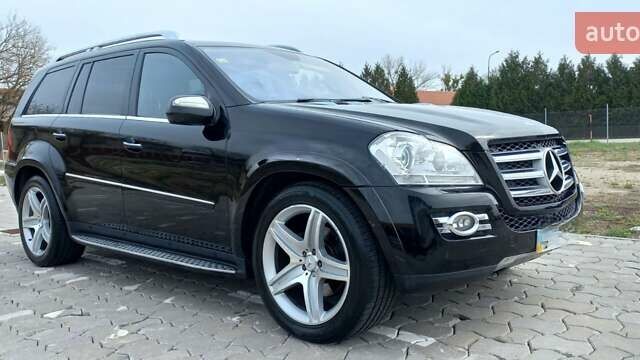 Черный Мерседес ГЛ-класс, объемом двигателя 5.5 л и пробегом 180 тыс. км за 17000 $, фото 1 на Automoto.ua