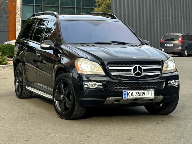 Черный Мерседес ГЛ-класс, объемом двигателя 4.7 л и пробегом 280 тыс. км за 13000 $, фото 1 на Automoto.ua