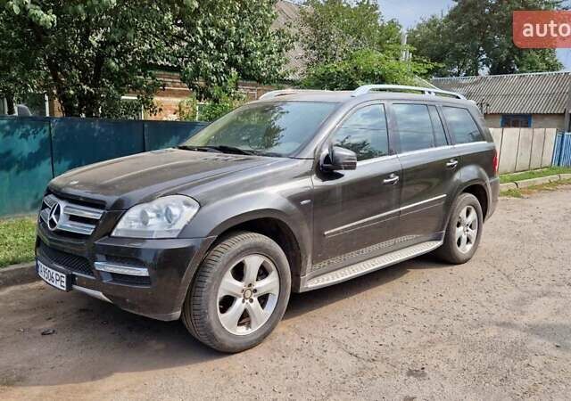 Черный Мерседес ГЛ-класс, объемом двигателя 3 л и пробегом 220 тыс. км за 18500 $, фото 1 на Automoto.ua
