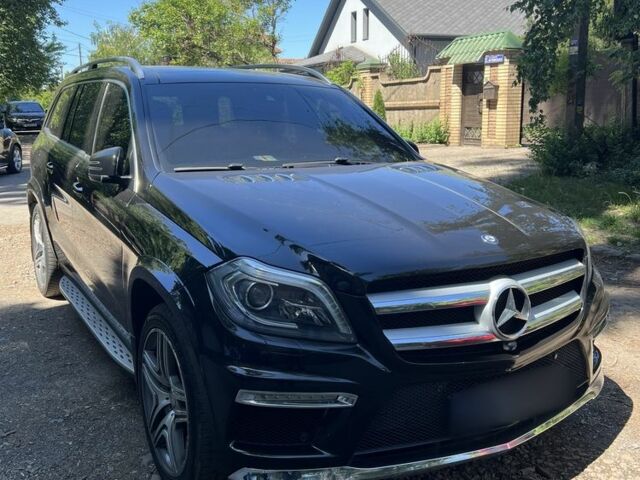 Черный Мерседес ГЛ-класс, объемом двигателя 0 л и пробегом 182 тыс. км за 20900 $, фото 1 на Automoto.ua