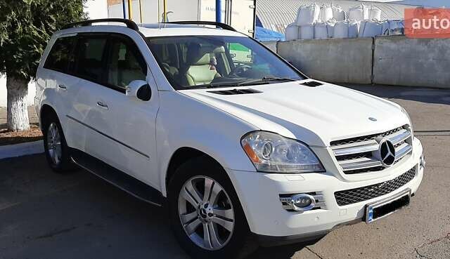 Мерседес ГЛ-класс, объемом двигателя 4.66 л и пробегом 300 тыс. км за 13500 $, фото 1 на Automoto.ua