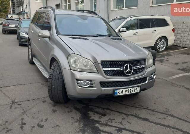 Мерседес ГЛ-класс, объемом двигателя 4.7 л и пробегом 300 тыс. км за 15000 $, фото 1 на Automoto.ua