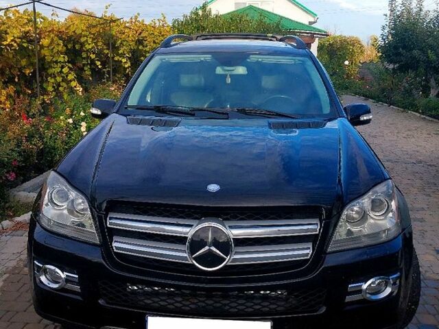 Мерседес ГЛ-класс 2008 в Черкассах на Automoto.ua Мерседес ГЛ-класс, объемом двигателя 4.5 л и пробегом 352 тыс. км за 15500 $, фото 1 на Automoto.ua