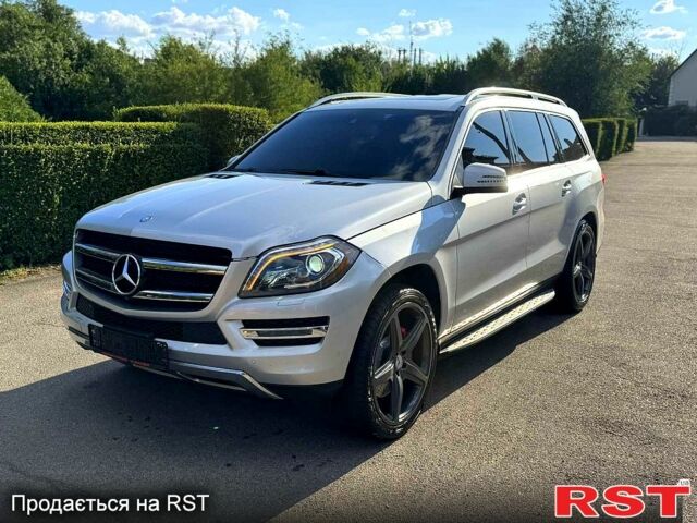 Мерседес ГЛ-класс 2013 в Харькове на Automoto.ua Мерседес ГЛ-класс, объемом двигателя 4.7 л и пробегом 220 тыс. км за 24000 $, фото 1 на Automoto.ua