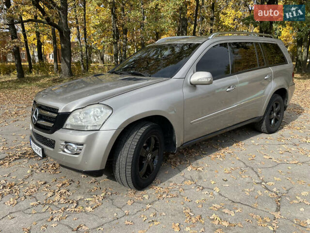 Мерседес ГЛ-класс 2007 в Умани на Automoto.ua Серый Мерседес ГЛ-класс, объемом двигателя 3 л и пробегом 312 тыс. км за 13500 $, фото 1 на Automoto.ua