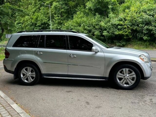 Сірий Мерседес ГЛ-Клас, об'ємом двигуна 4.9 л та пробігом 2 тис. км за 12000 $, фото 1 на Automoto.ua