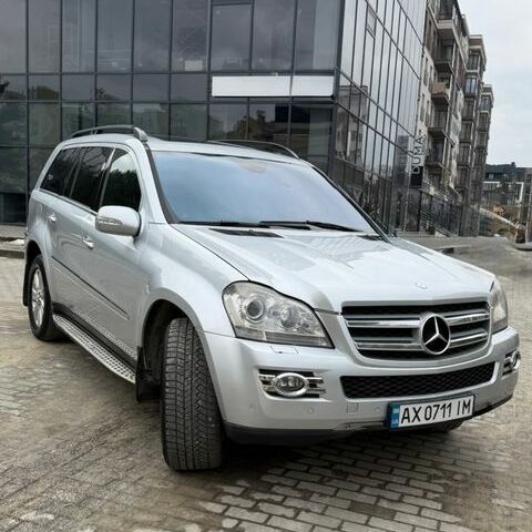 Сірий Мерседес ГЛ-Клас, об'ємом двигуна 5.46 л та пробігом 345 тис. км за 12300 $, фото 1 на Automoto.ua